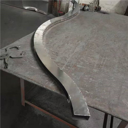 铝方通 现代建筑空间的“魔术师”